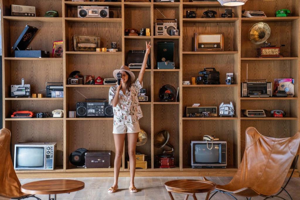 Een TV en/of entertainmentcenter bij 25hours Hotel Dubai One Central