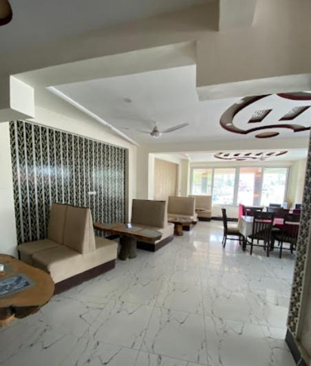 Mount View Hotel Skardu的休息区