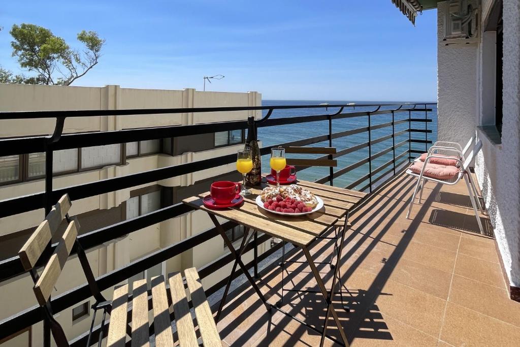 Mediterraneo 508. Fantastic Studio on the Beachfront with Sea Views.