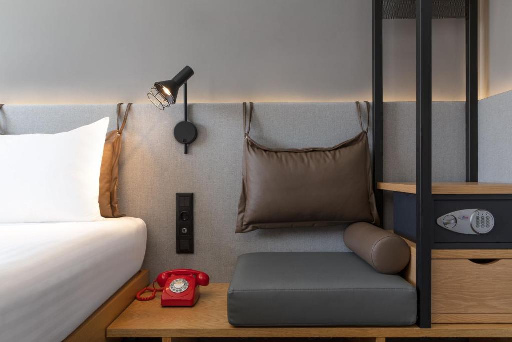 Moxy Lisbon City - Resim 32