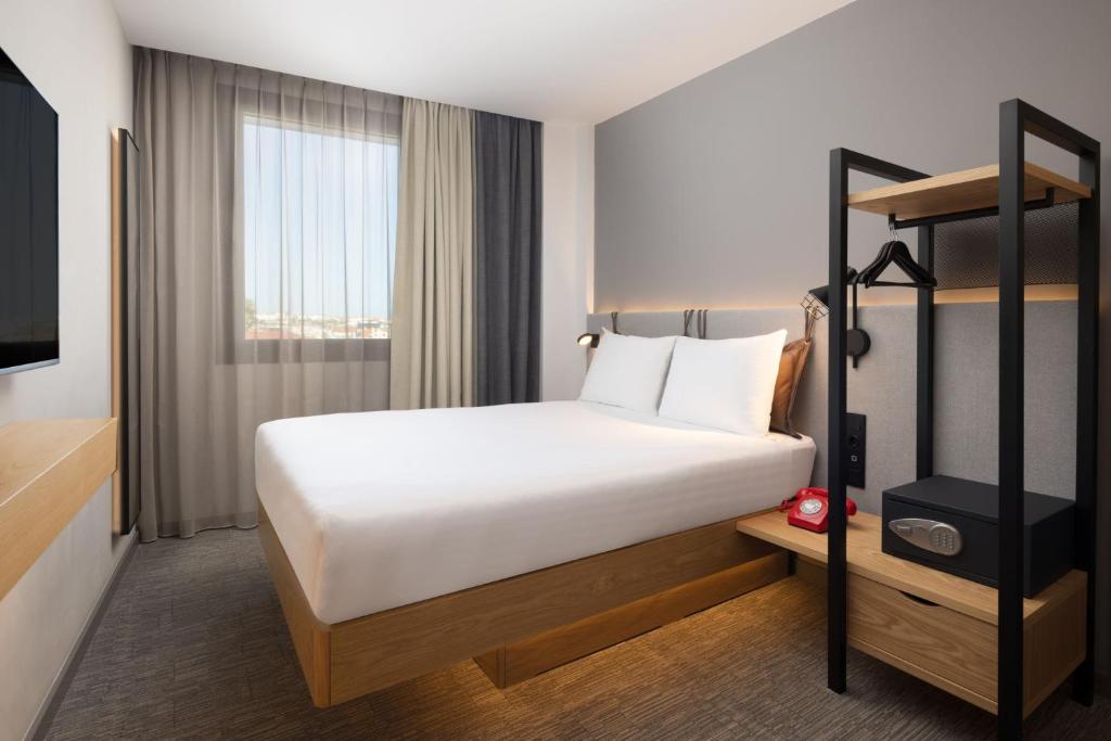 Moxy Lisbon City - Resim 24