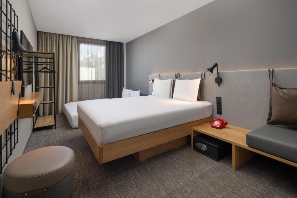 
Moxyfied Family Sleeper Room
