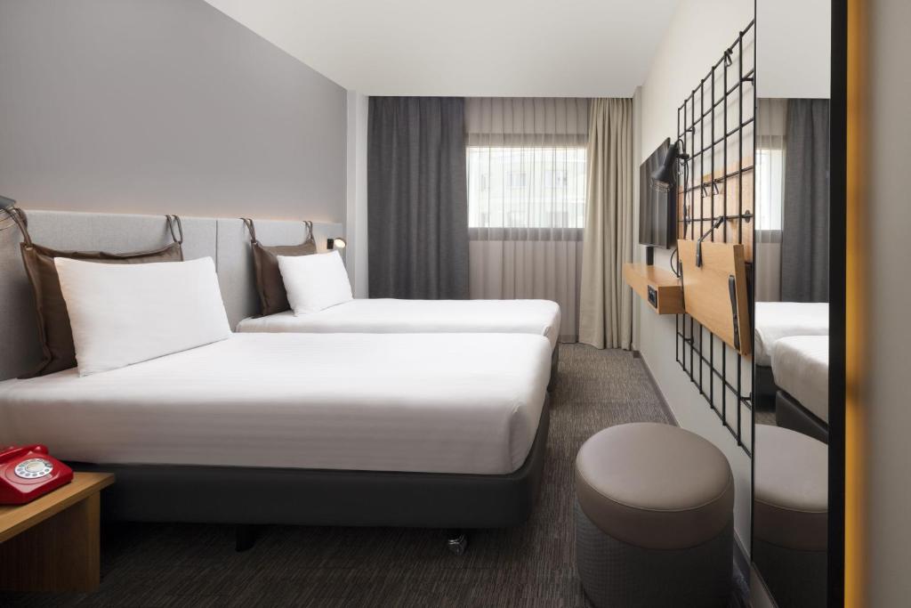 Moxy Lisbon City - Resim 37