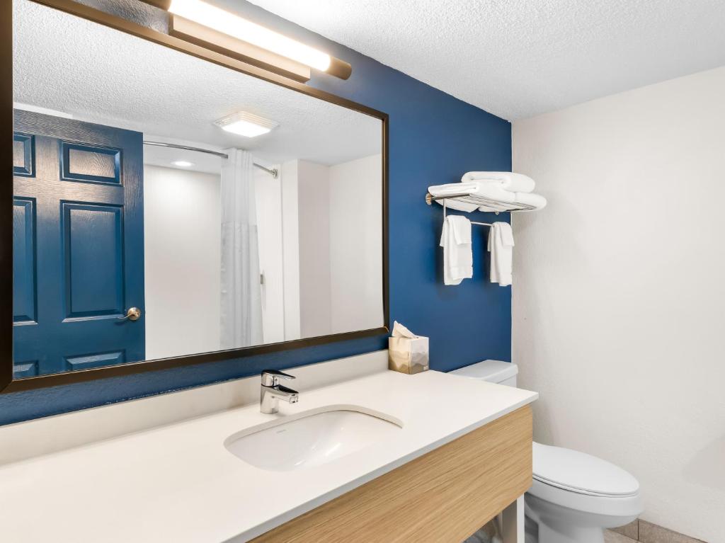 Spark by Hilton Augusta - King Studio