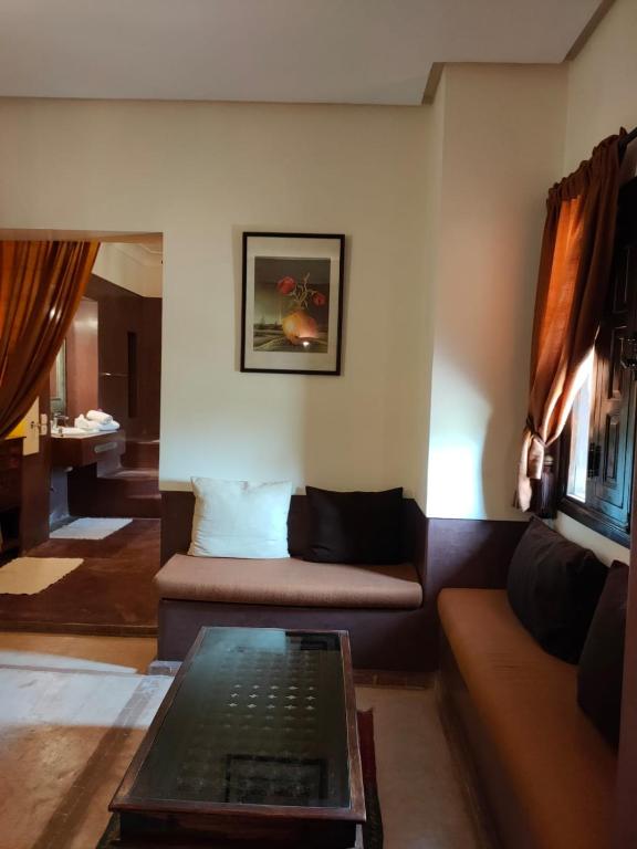 Posezení v ubytování Riad shéhérazade Marrakech