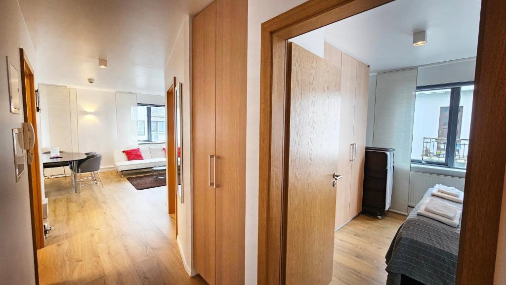TV a/nebo společenská místnost v ubytování Reykjavik4You Apartments
