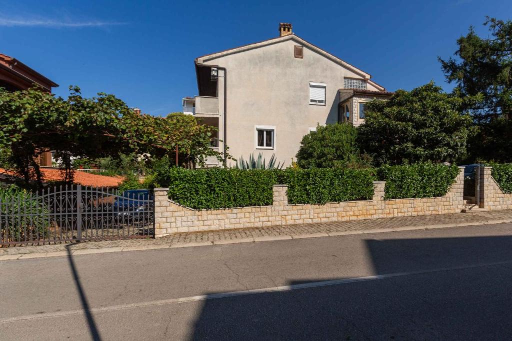 Budynek, w którym mieści się apartament