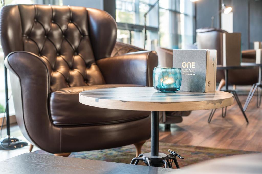 Motel One Hamburg-Altona - Resim 11