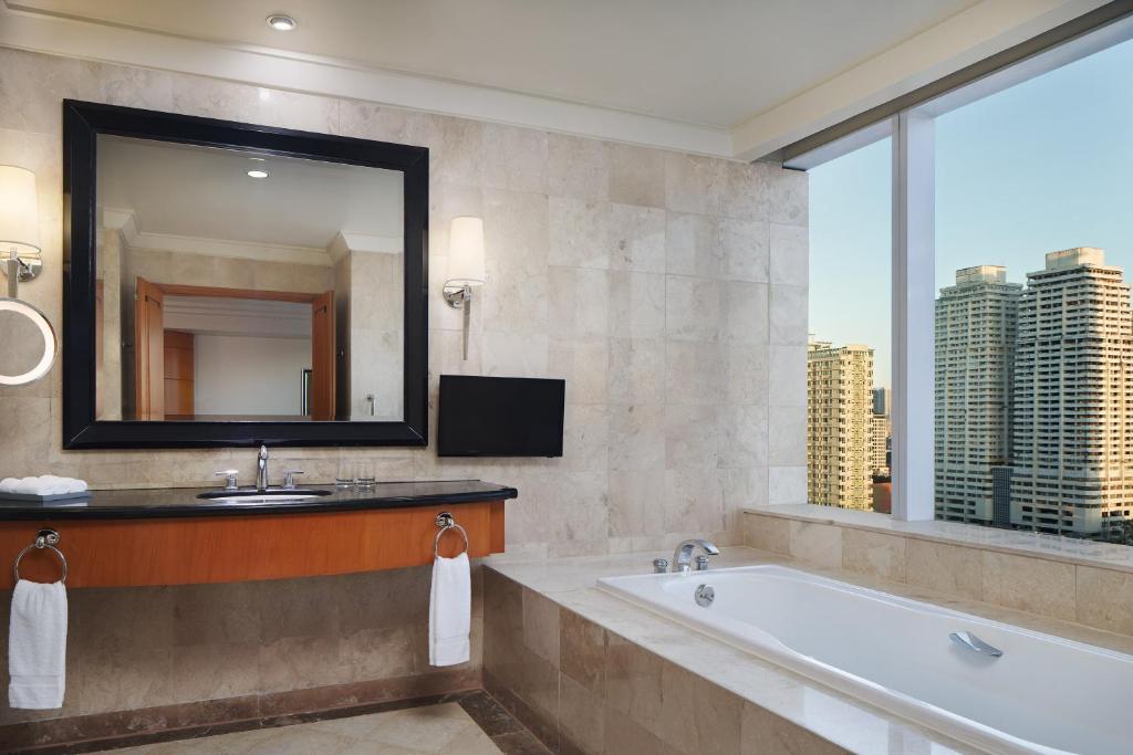 Sheraton Manila Bay - Junior Suite, 1 Slaapkamer Suite, 1 King, Bay View