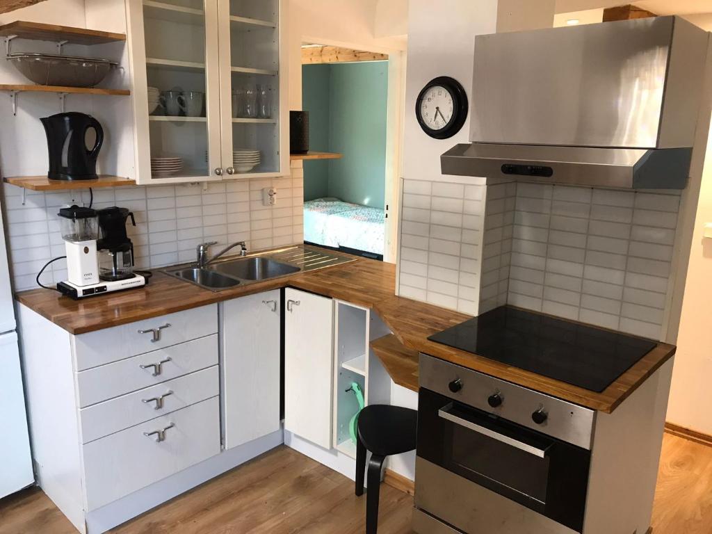 Kuchyň nebo kuchyňský kout v ubytování Hyllstofta cozy Apartmant