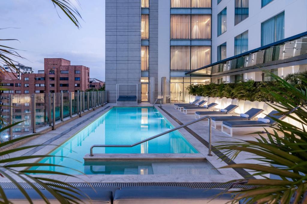 Bazén v ubytování Medellin Marriott Hotel nebo v jeho okolí