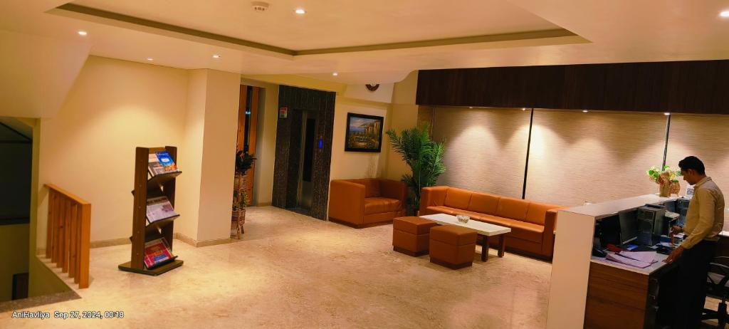 TV a/nebo společenská místnost v ubytování Hotel Virgo Sumeru