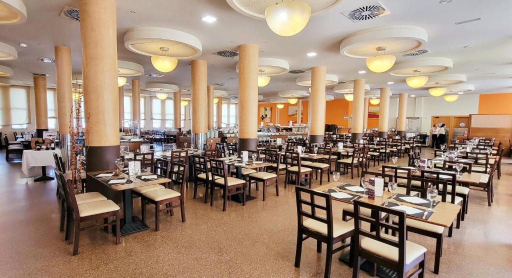 Restaurace v ubytování Hotel Monarque Costa Narejos