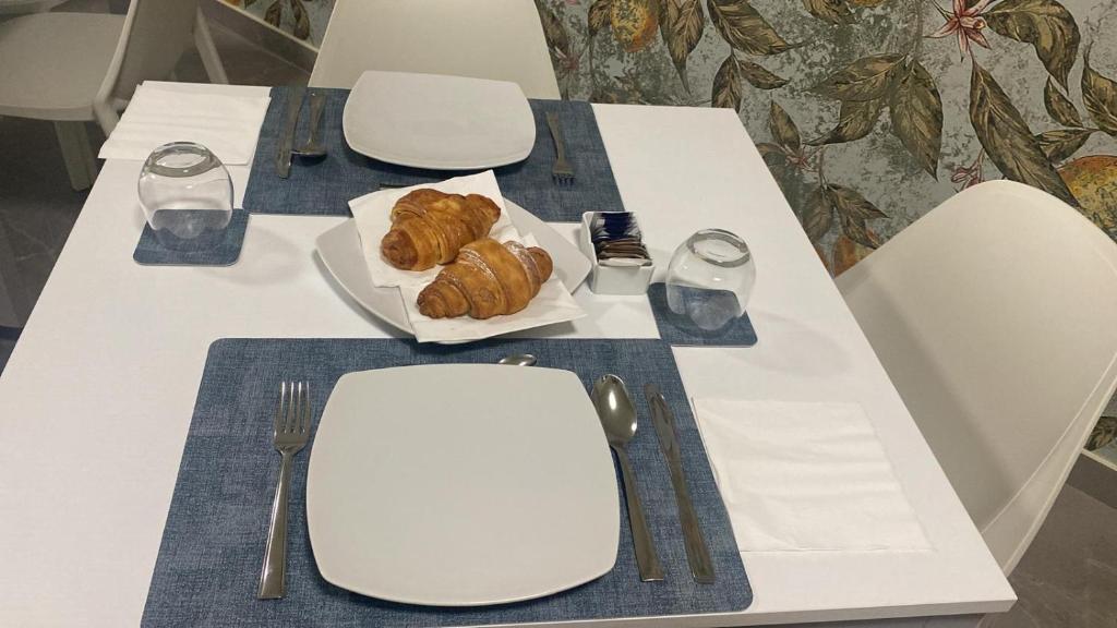 The Paris Rooms B&B - 15