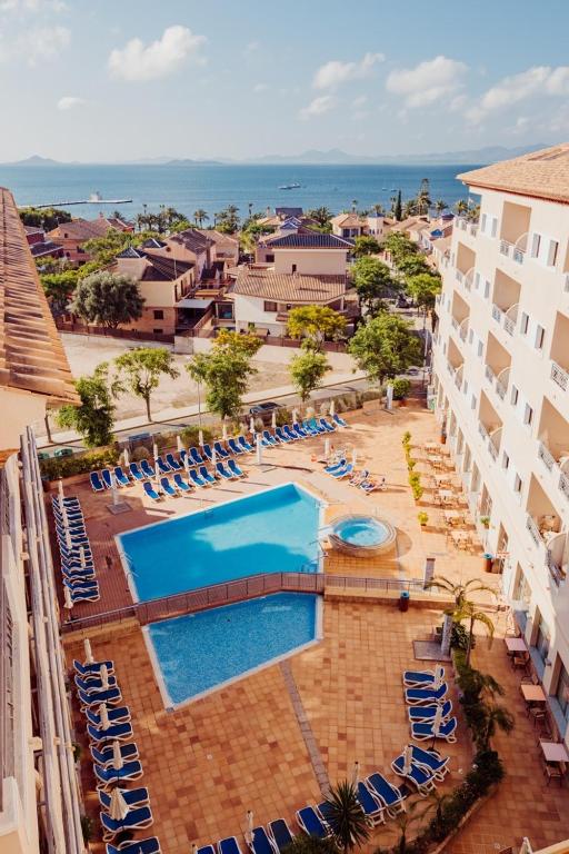 Bazén v ubytování Hotel Monarque Costa Narejos nebo v jeho okolí