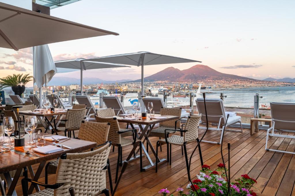 ROMEO Napoli - Resim 10