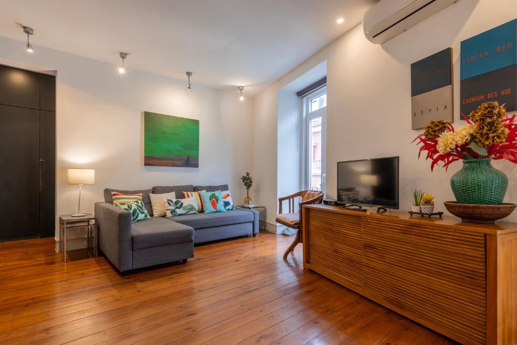 Chiado Center 1BDR Flat by LovelyStay