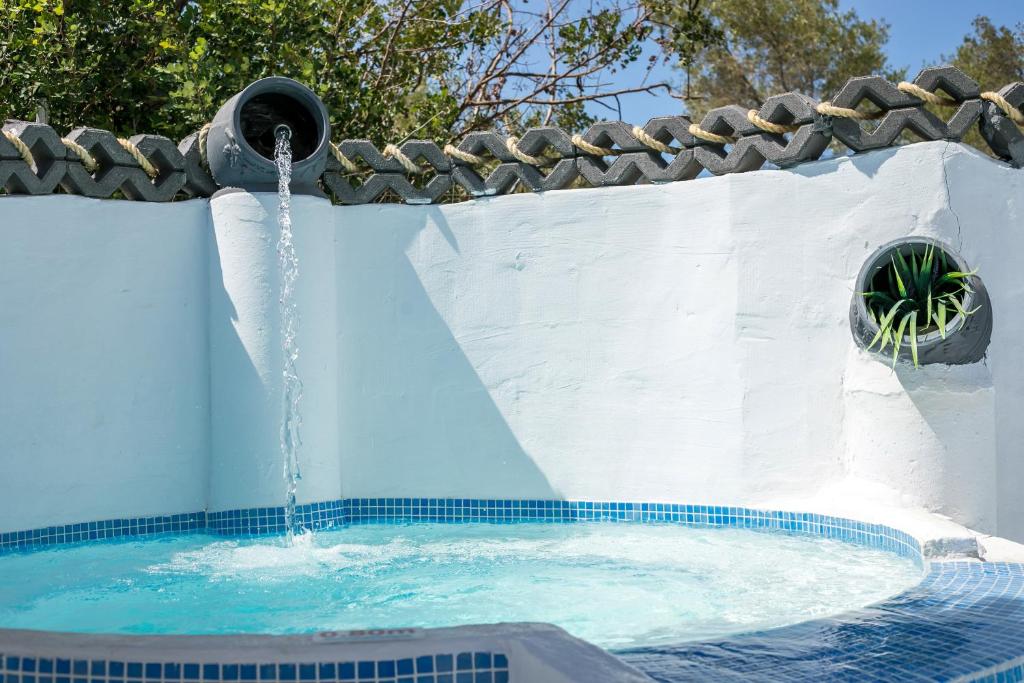 CASA MIKELE by Sarikas - SEA SIDE SUITES and STUDIOS -adults only - 9