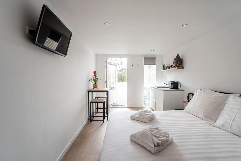 Little Buddha - One-Bedroom Apartment