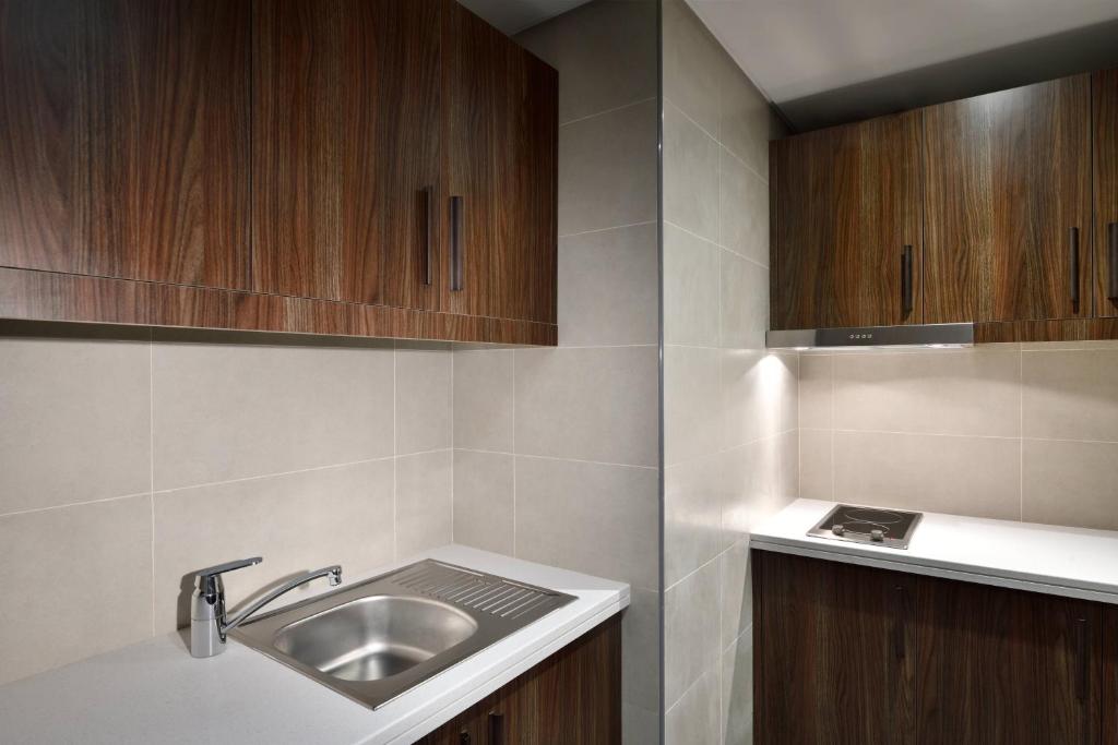 MAKAREM RIYADH AIRPORT HOTEL (RIYADH MARRIOTT)