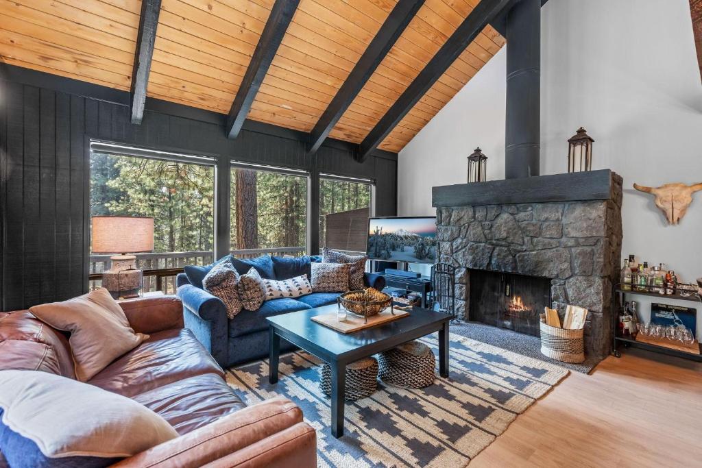 Χώρος καθιστικού στο Shields Shalet - Meredith Lodging