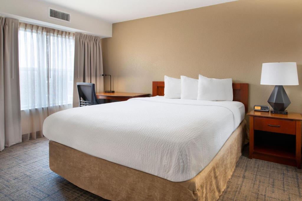 Residence Inn by Marriott Rogers - Suite Regina Con Una Camera Da Letto