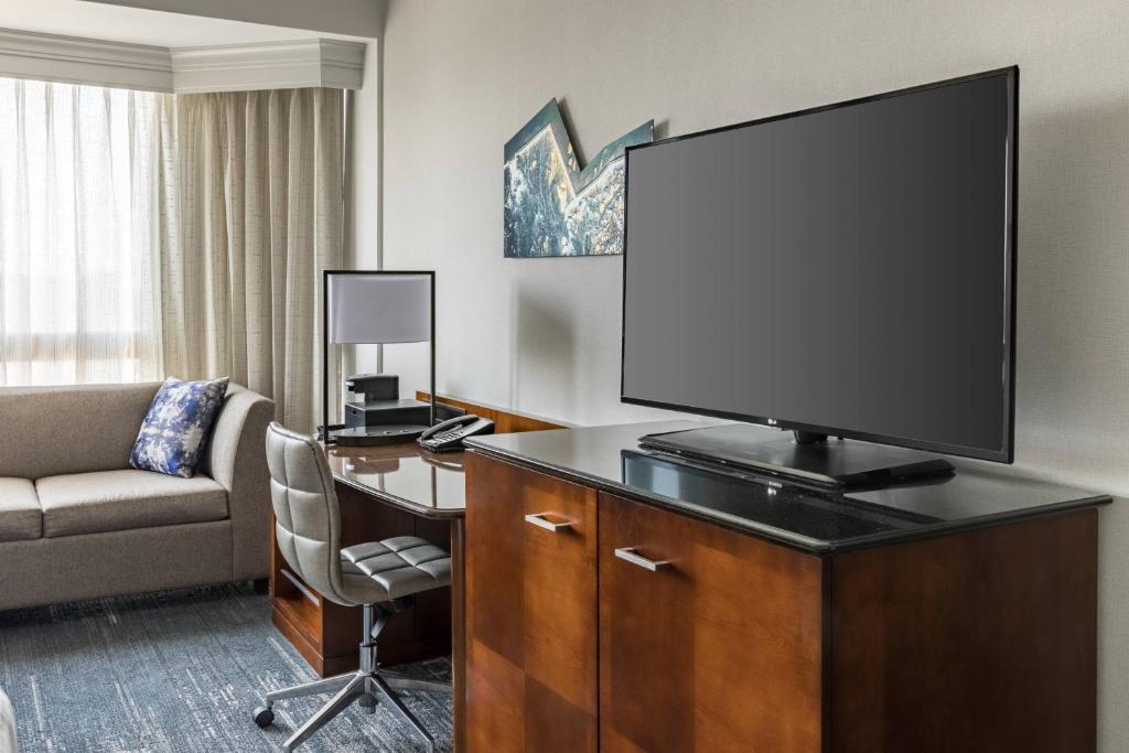 Richmond Marriott - Camera Premium Con Re O Due Letti Singoli
