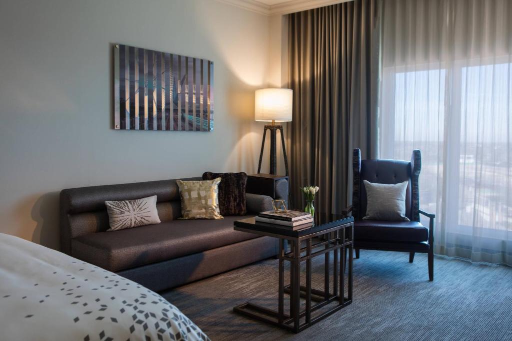 Renaissance Waterford Oklahoma City Hotel - Executive King Room - High Floor