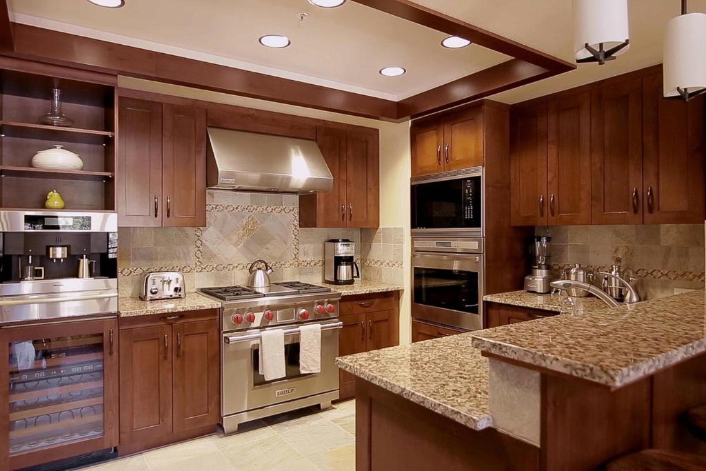 The Ritz-Carlton, Lake Tahoe - Slopeside Residence, Residence Met 2 Slaapkamers, Uitzicht Op De Bergen