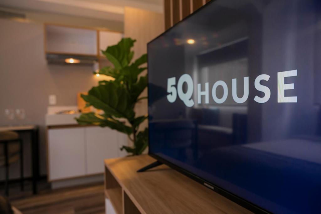 TV a/nebo společenská místnost v ubytování 5Q House Quinta Camacho