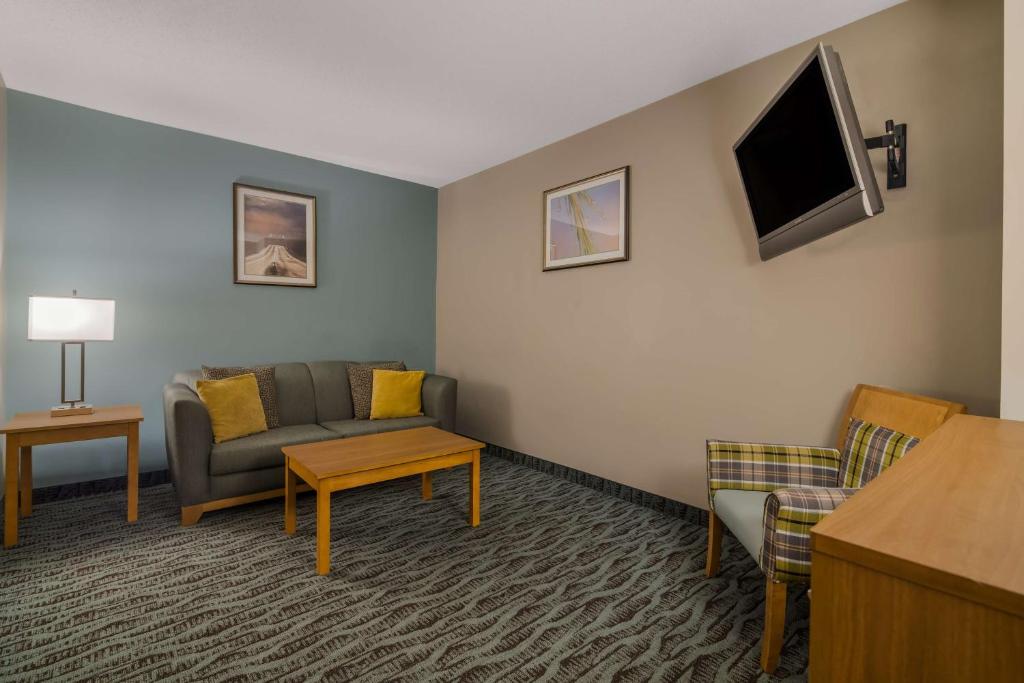 Best Western PLUS Executive Court Inn & Conference Center - King Suite Con Baño De Spa - No Fumadores
