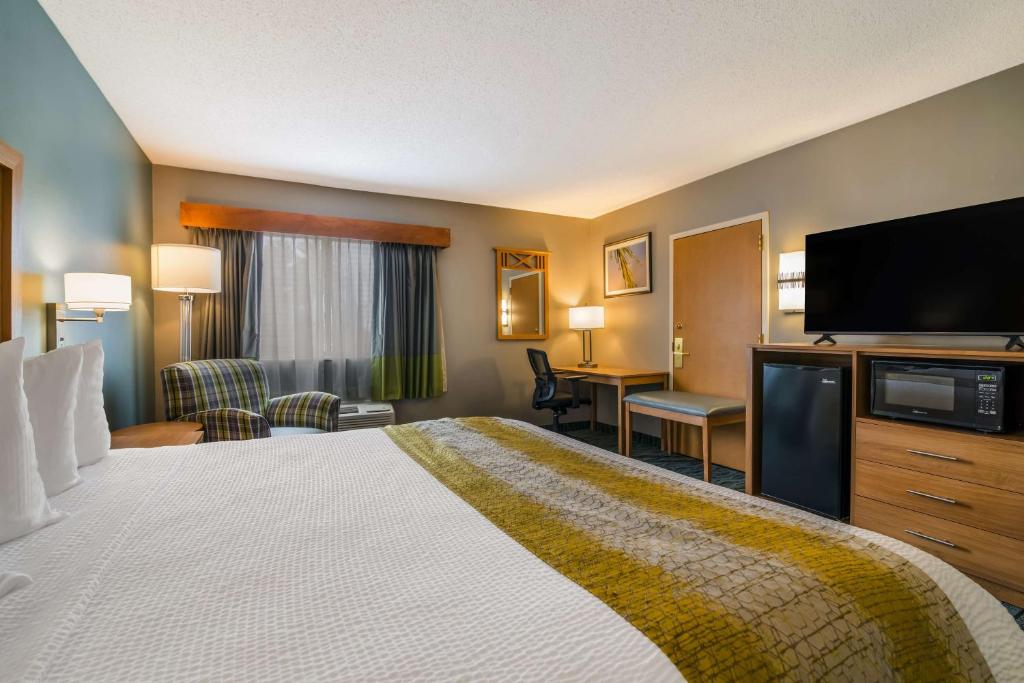 Best Western PLUS Executive Court Inn & Conference Center photo