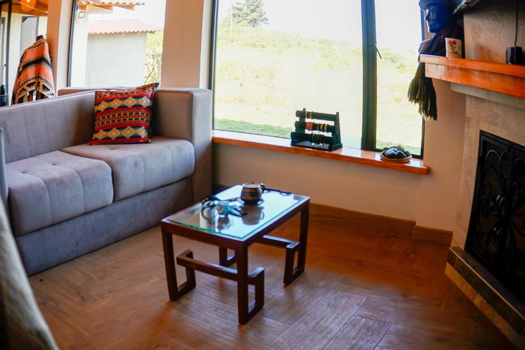 Posezení v ubytování Laguna de Cuicocha Guest House