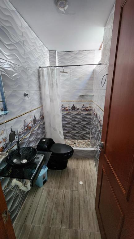 Koupelna v ubytování TRANSFER VIP HOSTEL