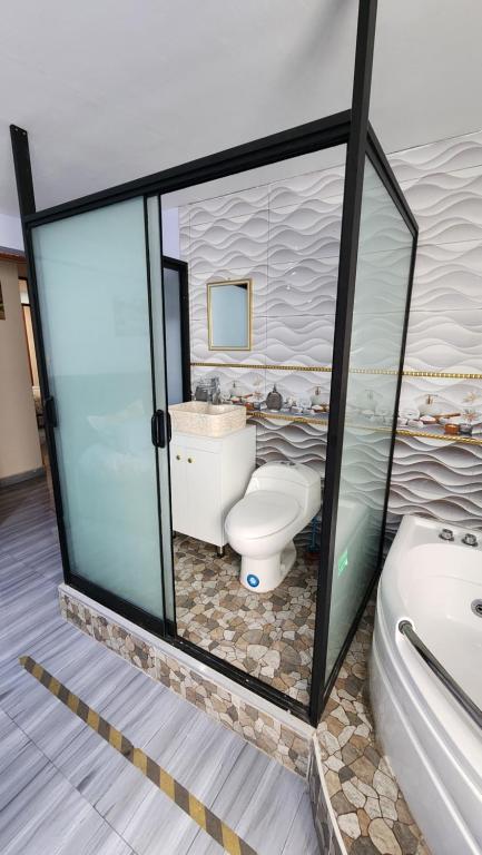 Koupelna v ubytování TRANSFER VIP HOSTEL