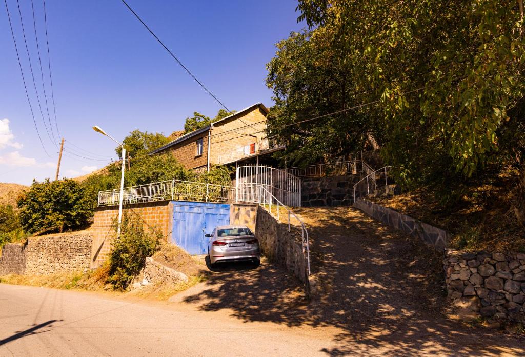 Balcony, Shatin (updated prices 2025)