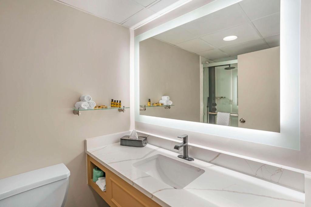 Best Western Plus Heritage Rail-South York/I-83 photo
