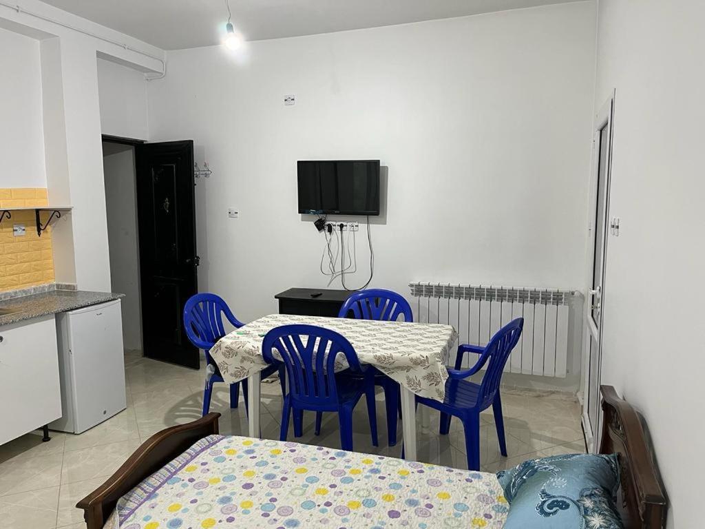 TV a/nebo společenská místnost v ubytování Studio Mohamed