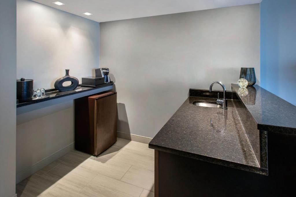 Boston Marriott Burlington photo