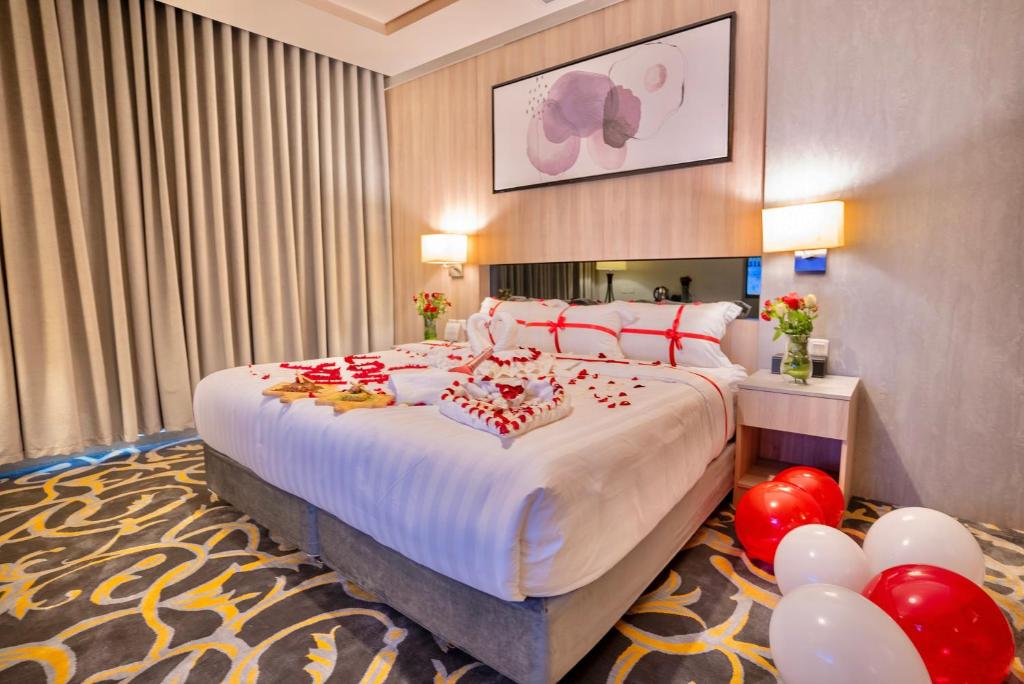 LATEN SUITES