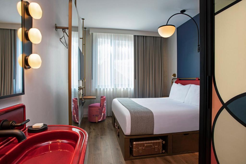 Moxy NYC Lower East Side - 