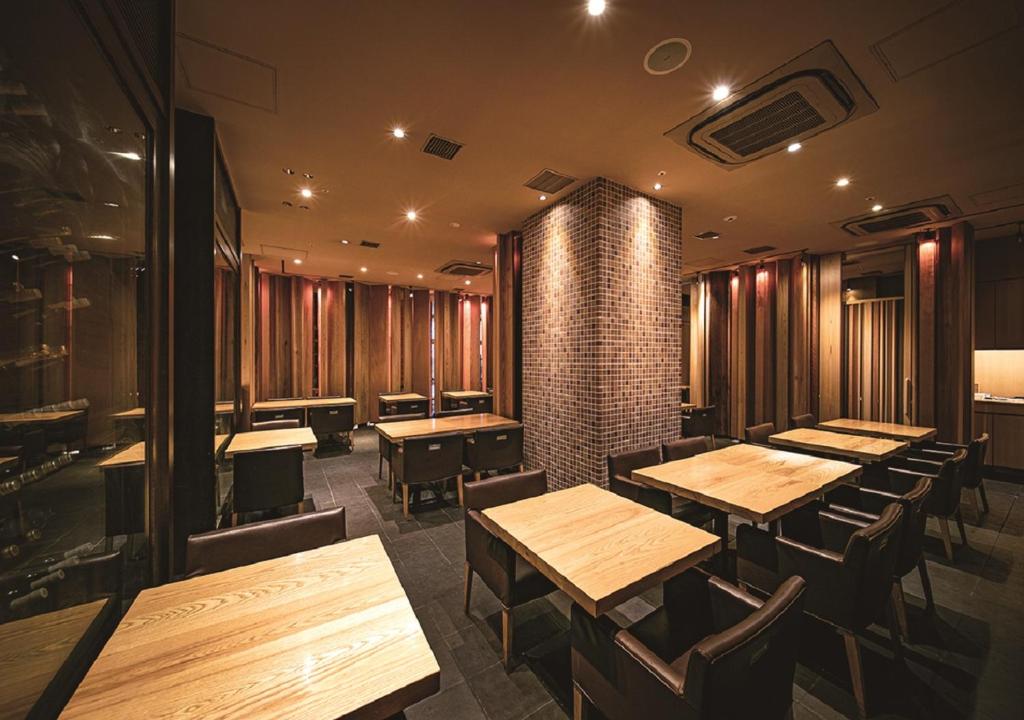 Prince Smart Inn Osaka Yodoyabashi的休息区
