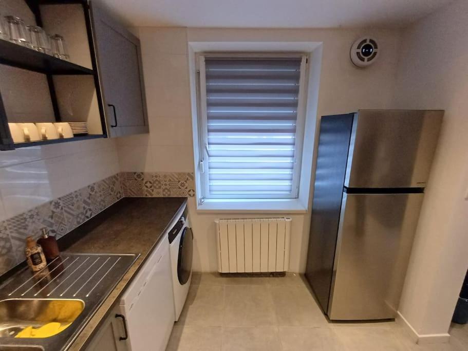 Entire house with arcade machine in a private backyard, 3 bedrooms, 1 bathroom, 1 leaving room with convertible sofa and open kitchen – photo 22