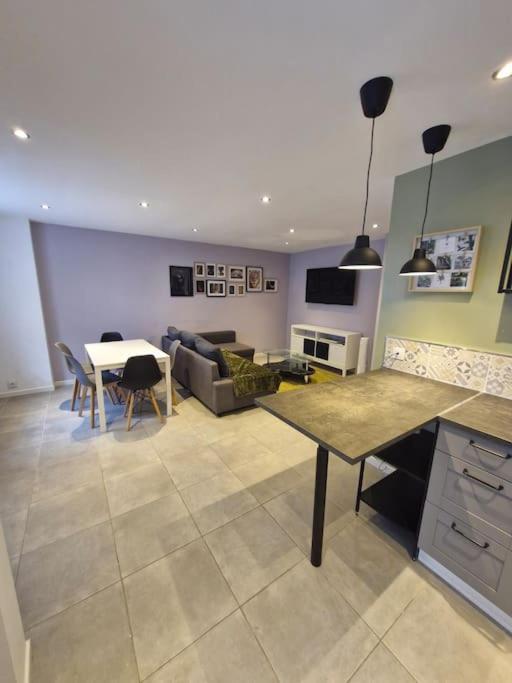 Entire house with arcade machine in a private backyard, 3 bedrooms, 1 bathroom, 1 leaving room with convertible sofa and open kitchen – photo 26