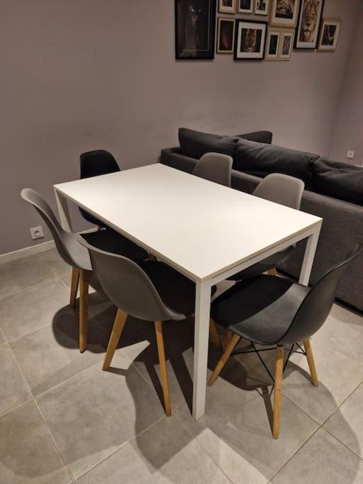 Entire house with arcade machine in a private backyard, 3 bedrooms, 1 bathroom, 1 leaving room with convertible sofa and open kitchen – photo 17