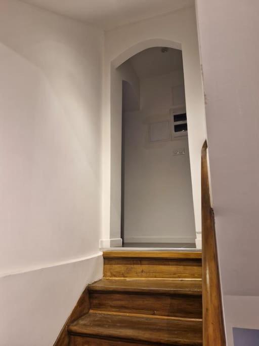 Entire house with arcade machine in a private backyard, 3 bedrooms, 1 bathroom, 1 leaving room with convertible sofa and open kitchen – photo 37