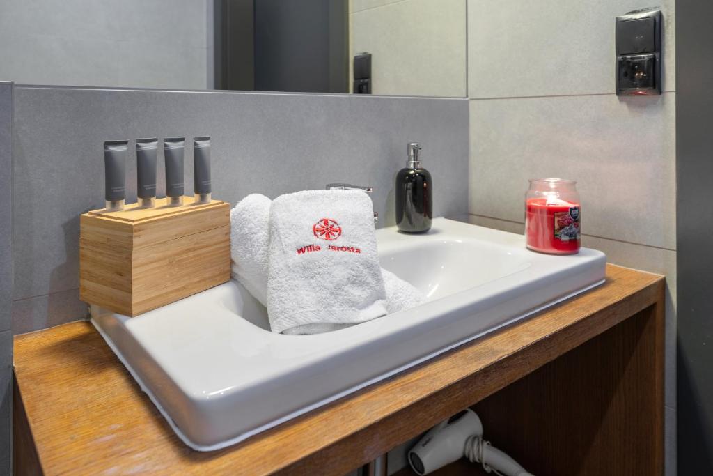 WILLA JAROSTA & SPA, AC -free parking - 6