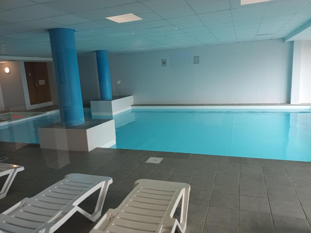 Bazén v ubytování Vue panoramique - Confortable - Piscine - Randonnées - Skis nebo v jeho okolí