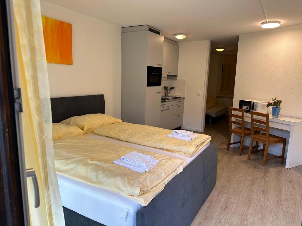 Studio 102 - Riverside - Resim 15