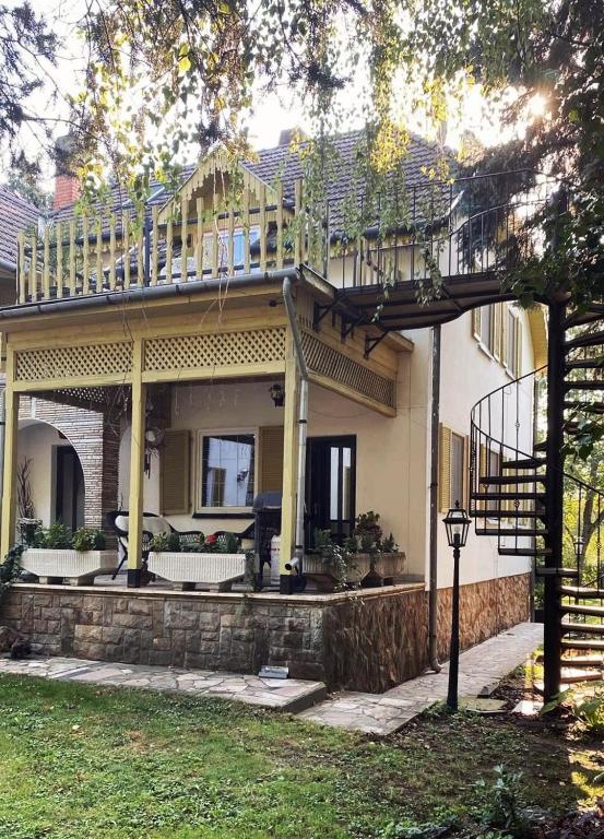 Liget Villa Szentendre 2000 Szentendre, Árbóc utca 10 kép - 1